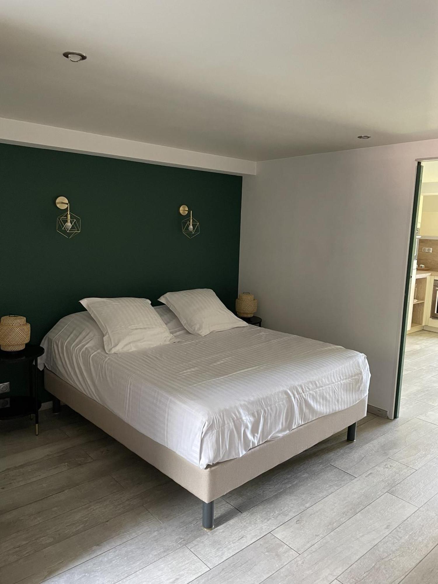 Hotel Le Rabelais Le Lavandou Εξωτερικό φωτογραφία