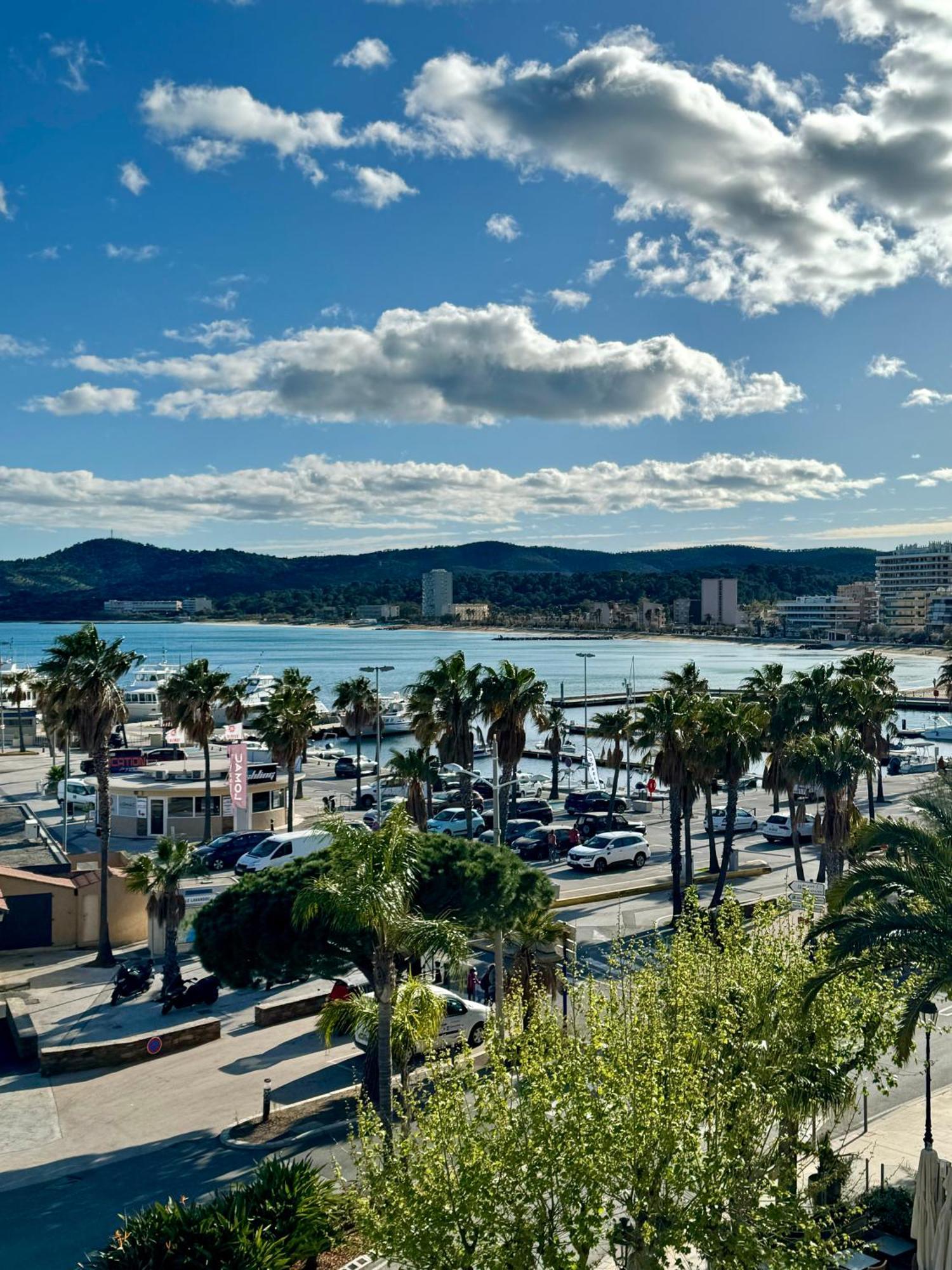 Hotel Le Rabelais Le Lavandou Εξωτερικό φωτογραφία
