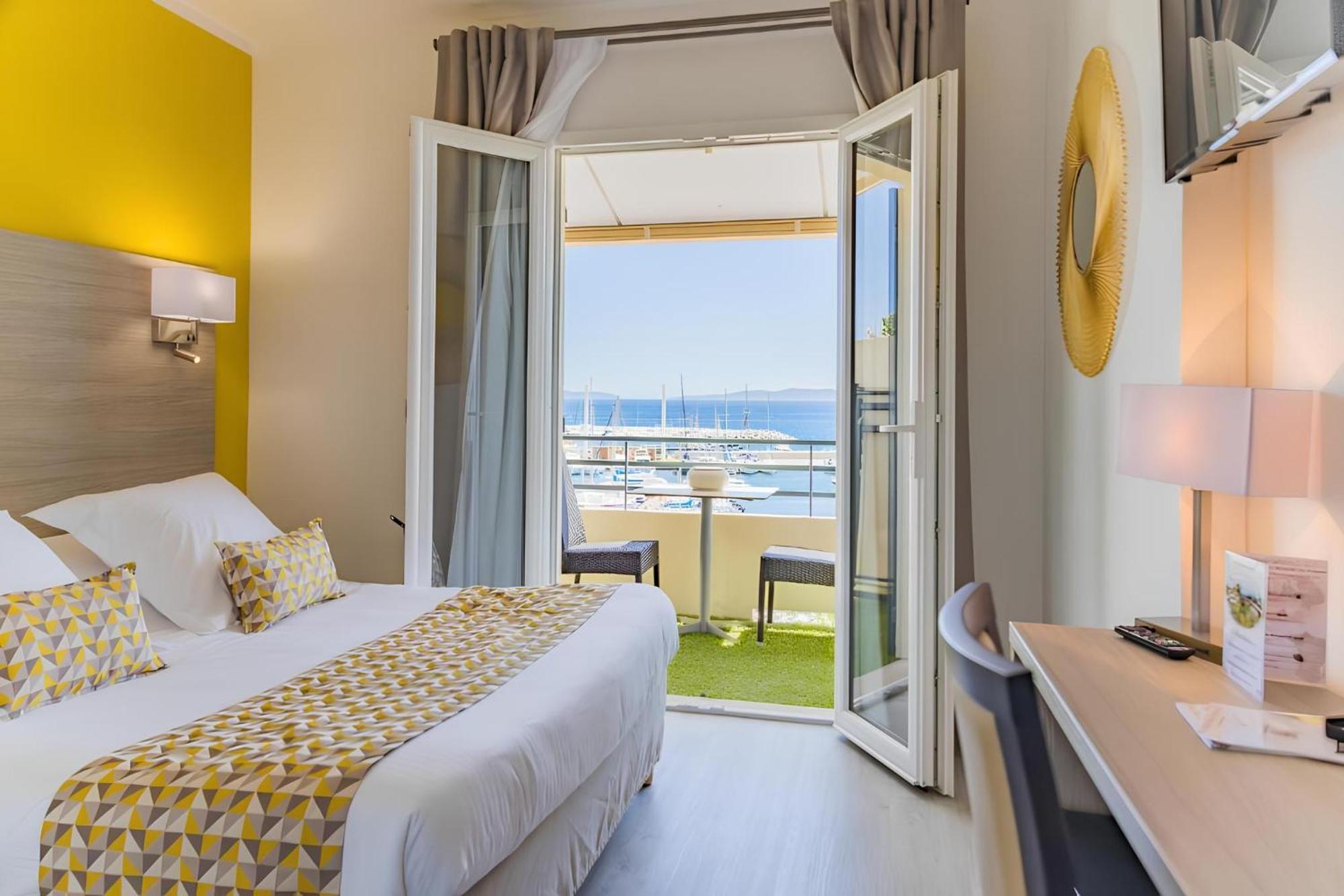 Hotel Le Rabelais Le Lavandou Εξωτερικό φωτογραφία