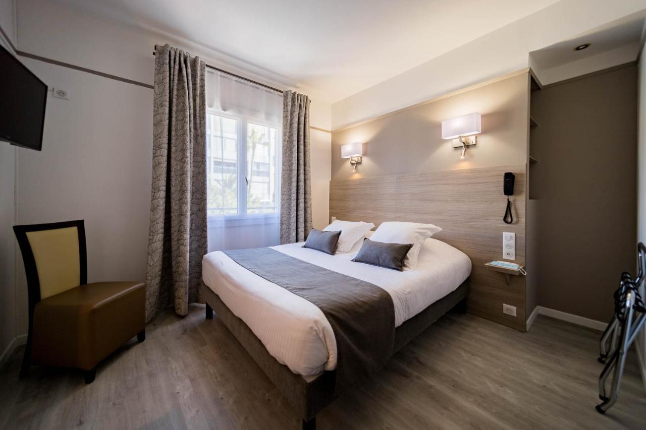 Hotel Le Rabelais Le Lavandou Εξωτερικό φωτογραφία